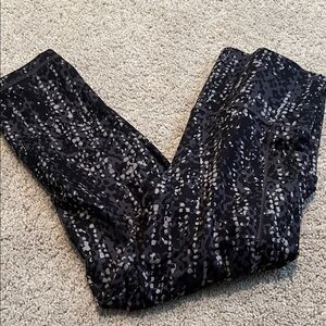 Athleta Black and Gray Patterned Leggings